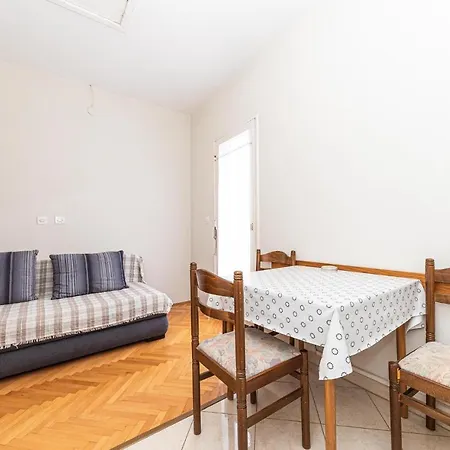 Apartment 1 Bedroom Stunning In Seget Donji