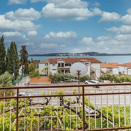 1 Bedroom Stunning In Seget Donji