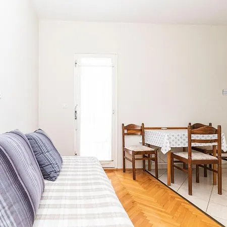 1 Bedroom Stunning In Seget Donji * Trogir