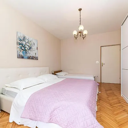 1 Bedroom Stunning In Seget Donji Trogir